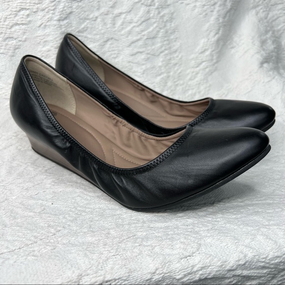 Susina | Shoes | Susina Black Leather Fraya Wedge Pump | Poshmark